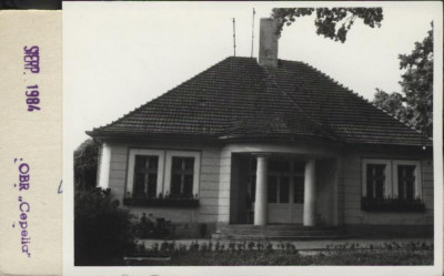 dom w parku, skan 3