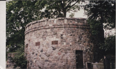 mur z basztą, skan 3