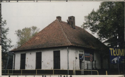 kuźnia, ob. warsztat samochodowy w zespole koszar, skan 3