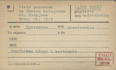 wiata peronowa na dworcu kolejowym, skan 1
