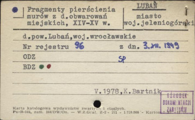 fragmenty pierścienia murów z d. obwarowań miejskich, skan 1
