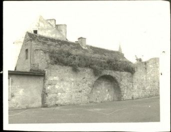 fragmenty zewn. pierśc. murów z obwar. miejskich, skan 3