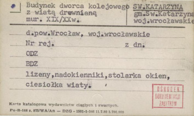 budynek dworca kolejowego z wiatą drewnianą, skan 1