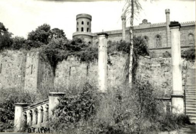 zespół tarasów połudn.-zach. 6 poziomowy, zespół zamku, skan 3