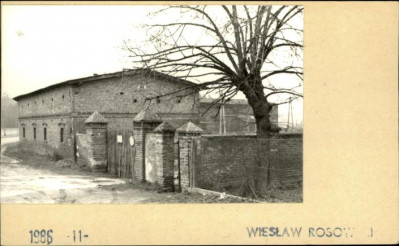 budynek gospodarczy, brama, skan 2