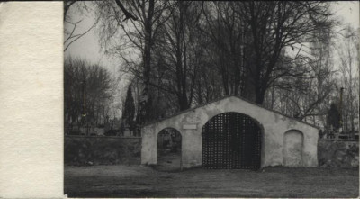 brama cmentarna, skan 2