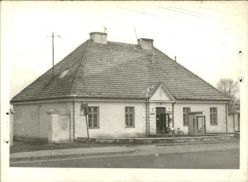 Urząd Pocztowo-telekom. d. zajazd, skan 3