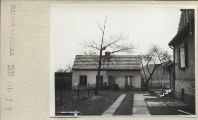 komórki przy domach, skan 2