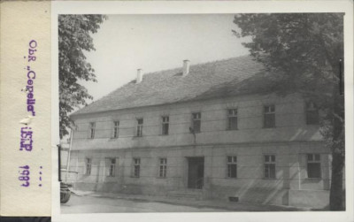 budynek mieszkalny, ob. admin. d. dworu biskup., skan 2