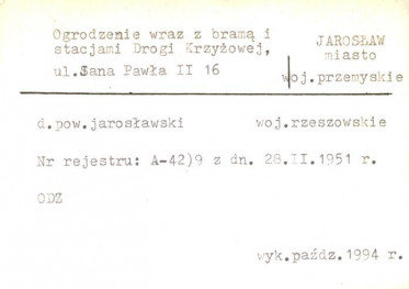 ogrodzenie wraz z bramą i stacjami Drogi Krzyżowej, skan 1