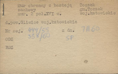 mur obronny z basteją zamkowy, skan 1