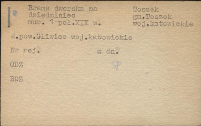 brama dworska na dziedziniec, skan 1