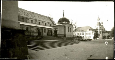 zespół kolegiaty p.w. Wniebowzięcia NMP, taras i schody, skan 2