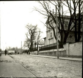 zespół kościoła paraf. p.w. św. Wojciecha, ogrodzenie z bramką, skan 2