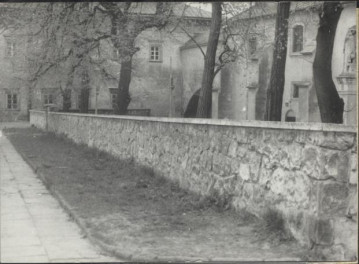 zespół kościoła p. w. ś. Jana, ogrodzenie z bramką, skan 2