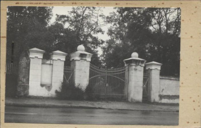 brama II, zespół pałacowy, skan 2