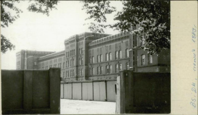 Czerwone Koszary - zespół zabudowań wojskowych, skan 2