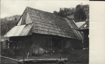 budynek obory, opuszczony, skan 2
