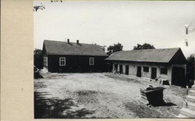 zagroda - dom, obórka, skan 2