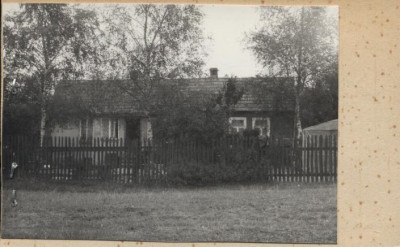 dom w zagrodzie, skan 2