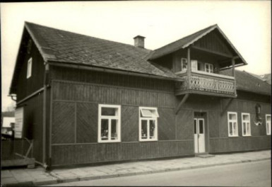 dom, skan 7