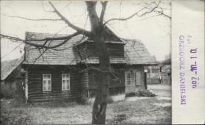 budynek mieszk. b. n-ru obok n-ru 68, skan 2