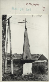 obelisk przy drodze Dubiecko- Nienadowa, skan 2