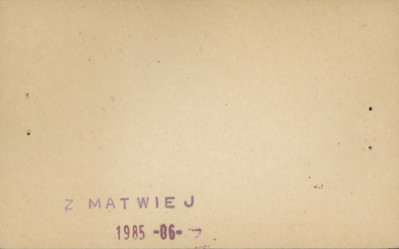 ogrodzenie z budynkiem i dwiema bramkami, skan 2