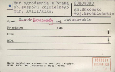 mur ogrodzenia z bramą, skan 1