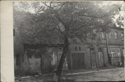 trzy budynki gospod., skan 2