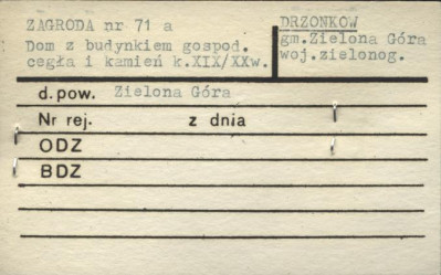dom z budynkiem gospodarczym, skan 1