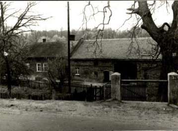 dom z stodołą, skan 3