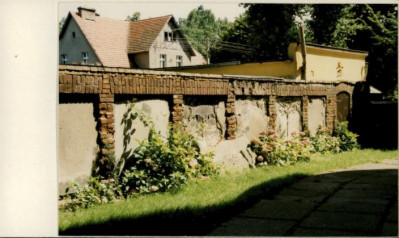 mur cmentarny, skan 2