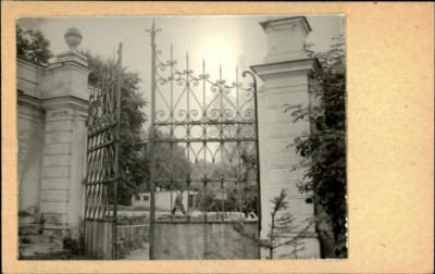 brama pałacowa I, skan 3