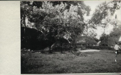 zagroda - dom, wozownia, piwniczka, stodoła, skan 2