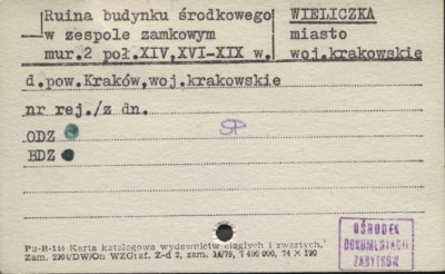 ruina budynku środkowego, skan 1
