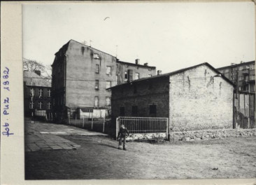 dom mieszkalny, sklepy, skan 2