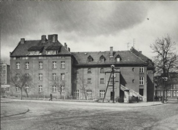 sierociniec, ob. dom mieszkalny z kaplicą półpubliczną SS Miłosierdzia, skan 3