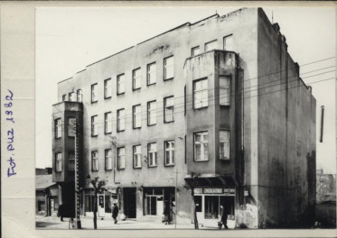 dom mieszkalny, sklepy, skan 2