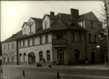 dom mieszkalny, usługi, kino, kawiarnia, skan 3