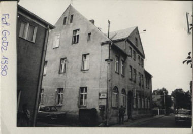 dom mieszkalny, apteka, skan 2