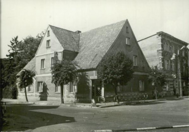dom mieszkalny, apteka, skan 3