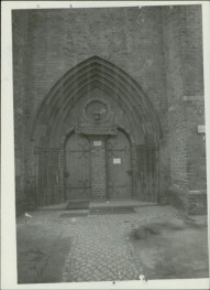 kościół dominikanów pw. św. Krzyża, ob. dom kultury, skan 4