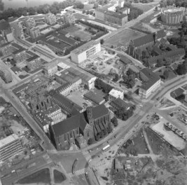 zabudowa Starego Miasta z kościołem i klasztorem Dominikanówieku Fragment zabudowy Starego Miasta  zachodniej części Starego Miasta od strony południowej - zachodniej, skan 1