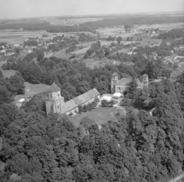 zamek książąt raciborsko - opolskich /poł. XV, XVIII wieku/ Widok ogólny zamku od strony  wschodniej, skan 1