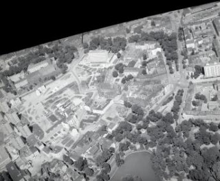 zabudowa centrum. Fragment zabudowy centrum od strony południowej, skan 1