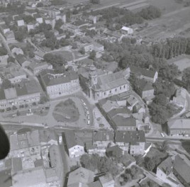 rynek. Widok ogólny rynku od strony południowej, skan 1