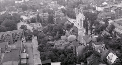 fragment zabudowy miasta Biała z kościołem pod wezwaniem Najświętrzej Maryi Panny od strony południowo - zachodniej , skan 1