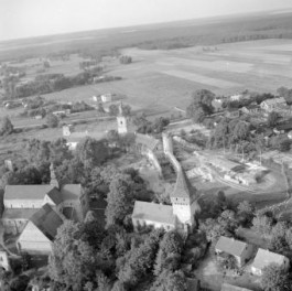 opactwo Cystersów XII - XVI wieku Widok ogólny opactwa od strony południowej, skan 1
