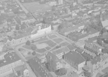 rynek. Widok ogólny rynku od strony południowej, skan 1